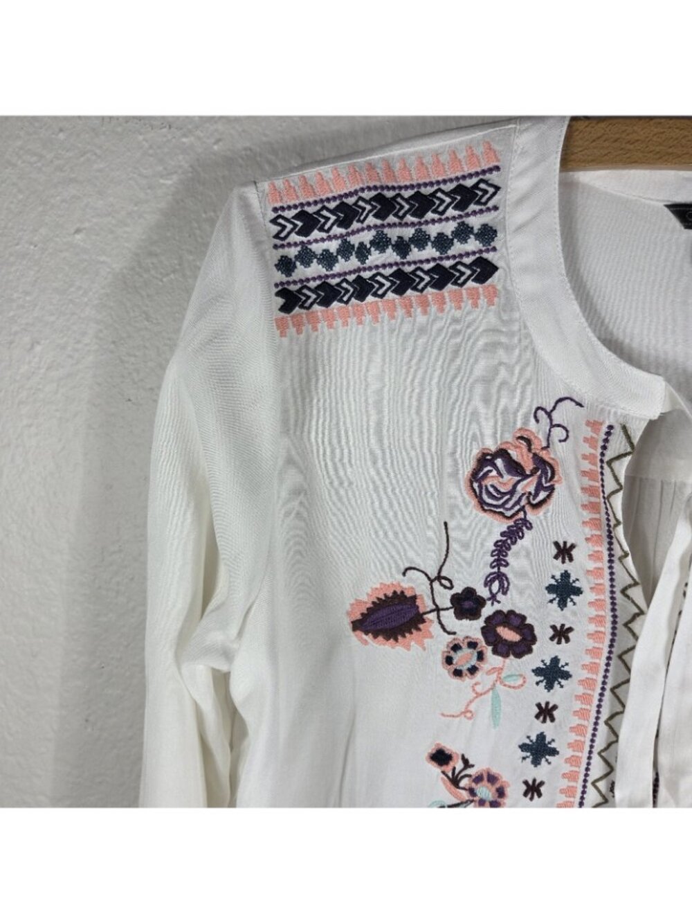 Coupé Collection White Embroided Tunic Shirt Top Size L Long Sleeve Tie Neck - Picture 4 of 16
